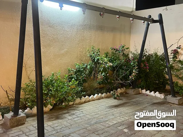 مرجوحة كبيرة الحجم مع قاعدات كبيرة جدا وقوية وست معلقات للمرجوحة