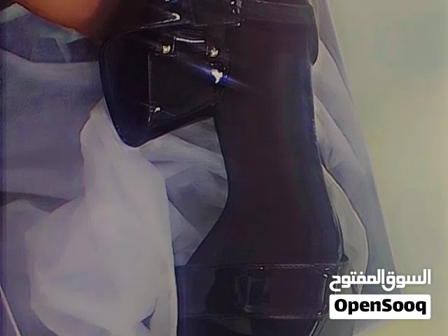 صندل ستاتي جديد مو مستعمل نوعية ممتازه جوده عاليه  لونو مميز سعرو الحالي خيالي