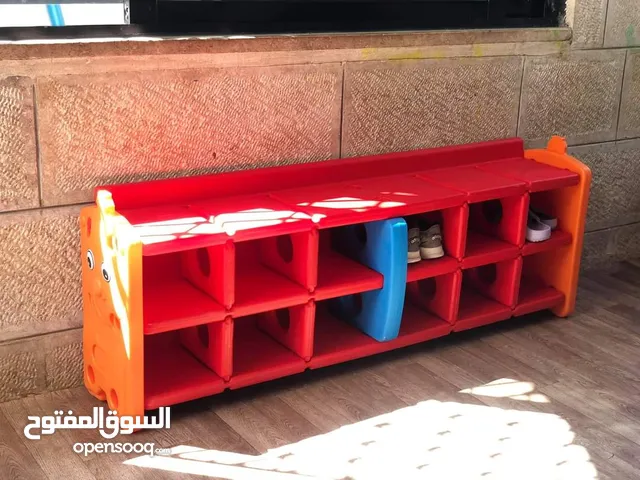 خزانة أحذية 12 خانة بلاستيك مقوى للحضانات ورياض الأطفال متوفر خدمة التوصيل لجميع المحافظات
