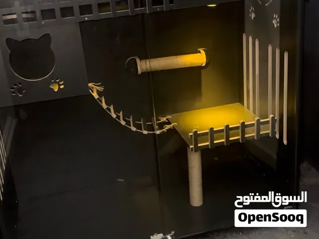 منزل قطط خشبي كامل للعب والنوم