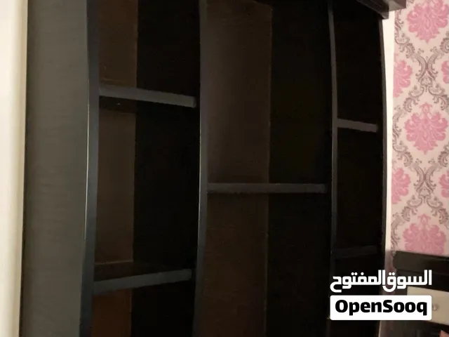 مكتبة كتب ثقيلة خشب بني غامق