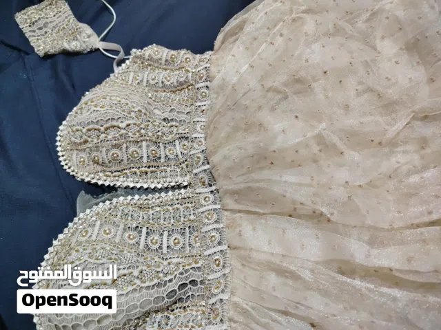 ملابس شي ان متنوع نساء واطفال بناتي