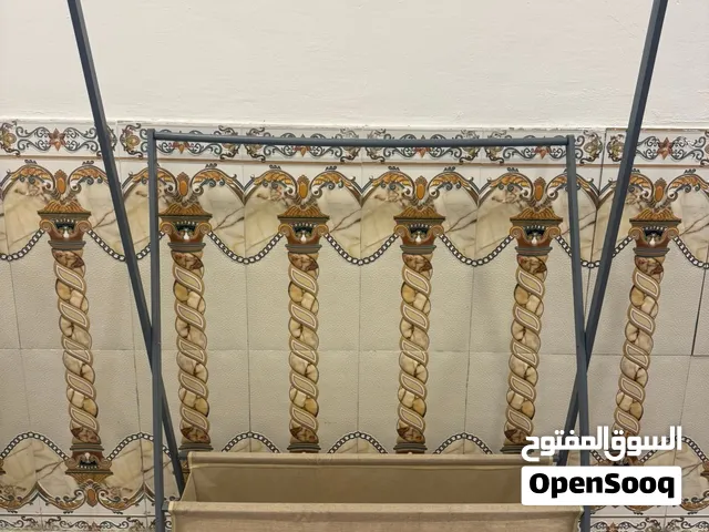 حامل تعلاقة ملابس مع حافظ ملابس
