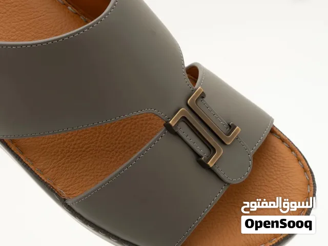 نعال كافالو جديد مقاس 42 ب 400