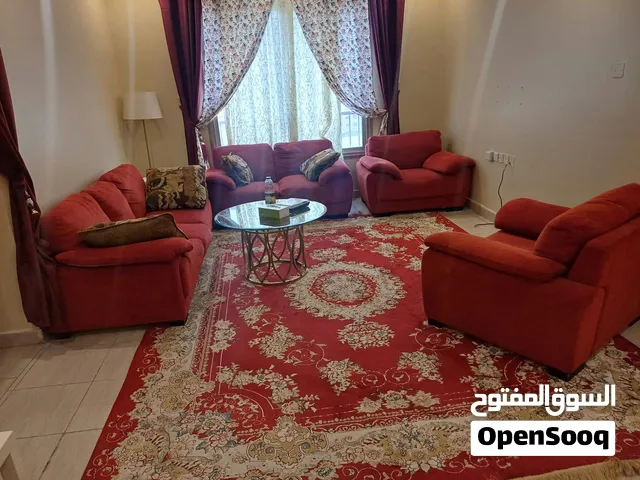 طقم كنب مستعمل استعمال خفيف  وطباخ بحاله جيده