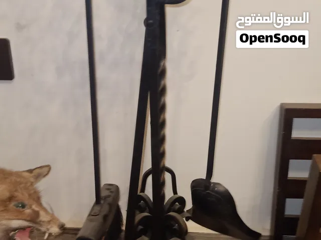 طقم أدوات مدفأة (Fireplace Tool Set) مصنوع من الحديد المطاوع الفير فورجية. اماجابيلي جاردن اند هوم
