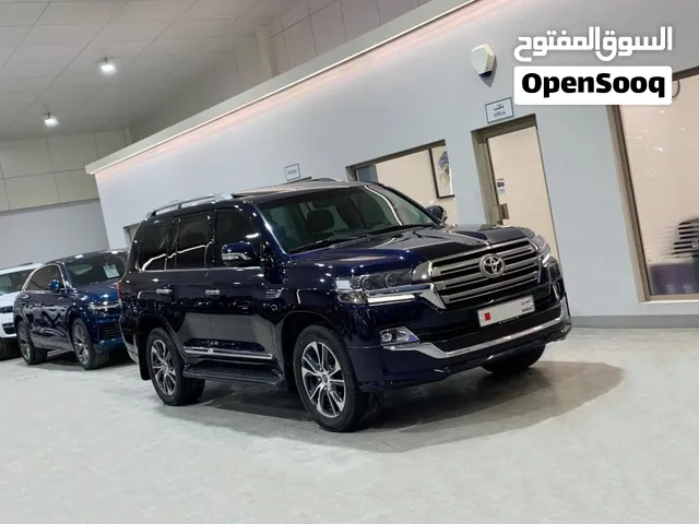 Toyota Land Cruiser GXR V8