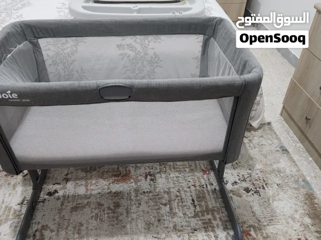 سرير أطفال ماركة جوي الحالة ممتازة شبه جديد   Joie baby cot for sale, in excellent condition and gen