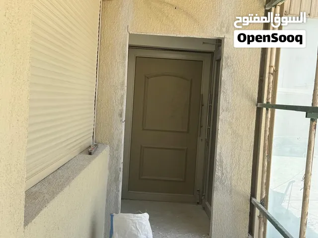 قص خرسانه وطابوق وفتحات كور