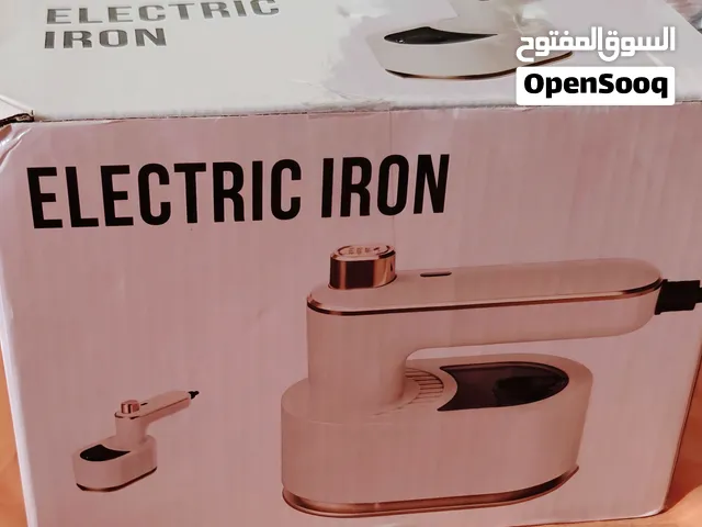 مكواه بخار محموله ذات التصميم الذكي والمدمج قابله التدوير بزاويه 180 درجه