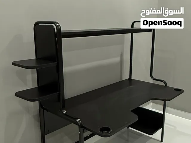 طاولة جيمنج او كمبيوتر