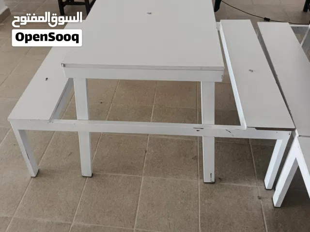طاولات للحديقه او في ساحات المتنزه