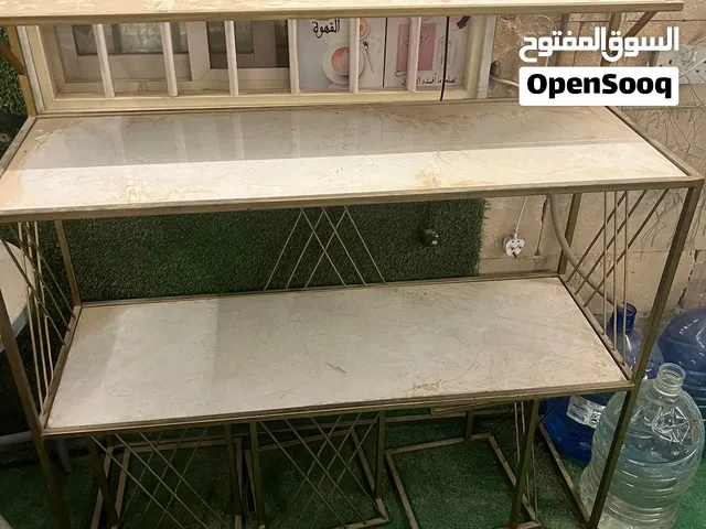 طاوله نظيفه