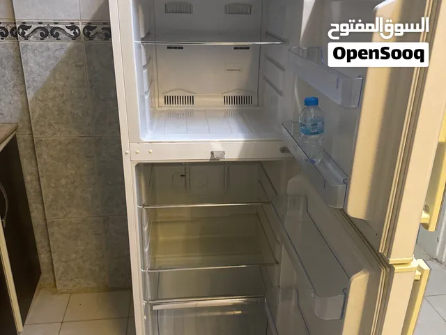 ثلاجة وشاشة البيع