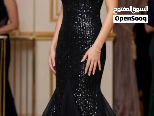 فستان سهرة أسود فاخر ترتر  قياس M  بحالة ممتازة  بسعر مناسب