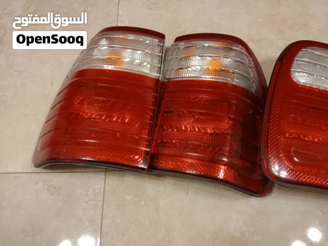 للبيع طقم ليتات لكزس وكاله LX470 من 1998الى2007