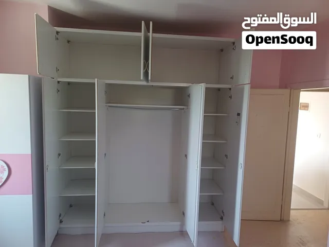 خزانة ملابس