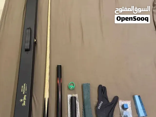 Premium Snooker cue set with case & accessories for sale
