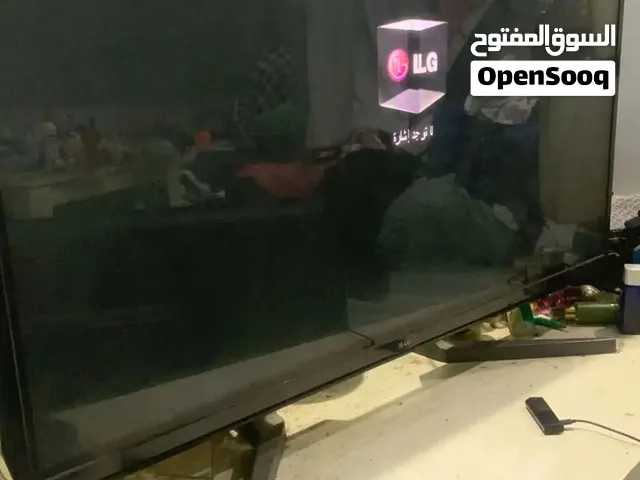 تلفزيون شاشه LG خاليه من العيوب والتمشيخ نظيفه