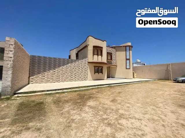 3 منازل واستديو خارجي للبيع في #كرزاز   الموقع: كرزاز – بالقرب من نادي الفروسية وعلى الطريق القطران