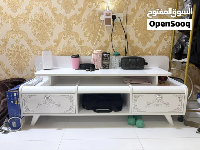 Tv Table in Good Condition