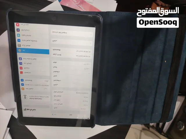 للبيع iPad Air الجيل الأول 16GB مع وصلة الشاحن السعر: 300