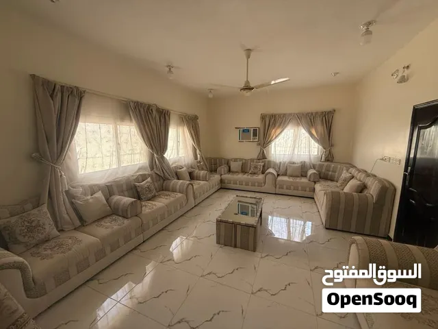 للبيع كنب معا الستائر وطاوله