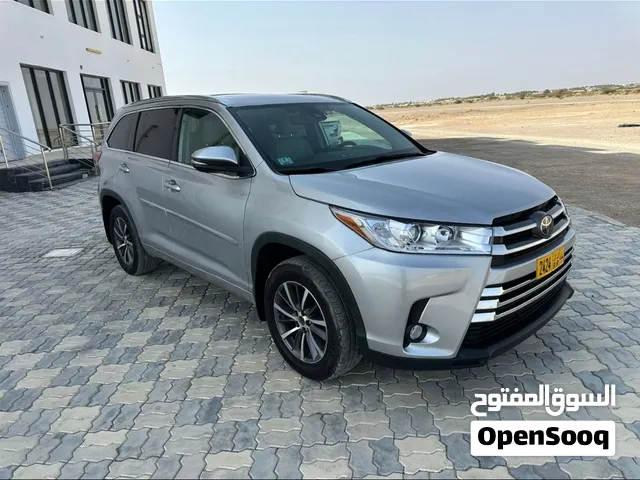 Used Toyota Highlander in Al Dakhiliya