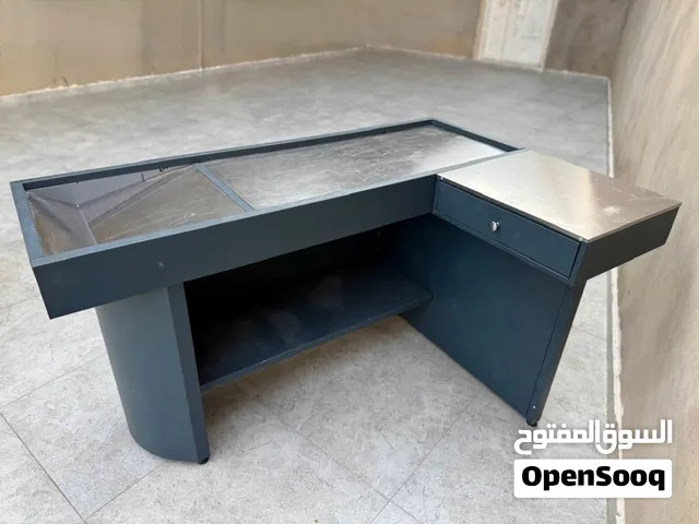طاوله كاشير لمحل مواد غذائيه