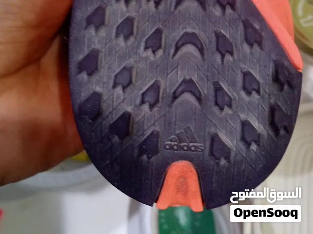 أحذية رياضية أديداس ونعل بولو للبيع