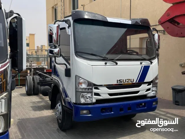 ايسوزو 2021 NPR 16 foot