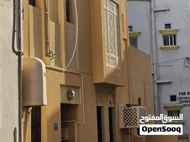للبيع بيت في المحرق فريج العمامرة