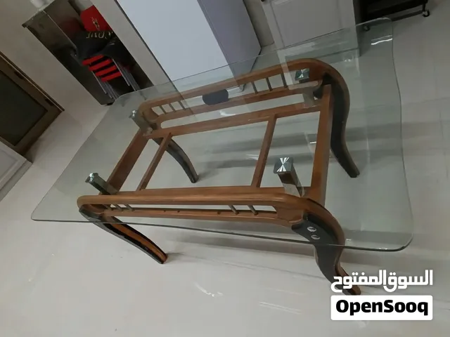 ميز طعام للبيع ب70 وبي مجال