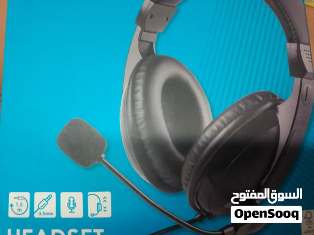 سماعة جديدة بالكرتون فيها مايك تشبك على جميع انواع الاجهزة السلكية