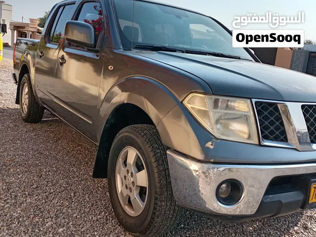 أستخدام شخصي نيسان نافارا 2012 SE رمادي أوتوماتيك مرخصة مع تأمين 1800 قابل في حدود المعقول