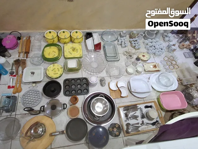 مستلزمات مطبخ متنوعه معظمها غير مستعمل