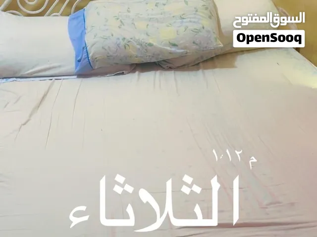 سرير حديد حاله جيده مستعمل بالمرتبه