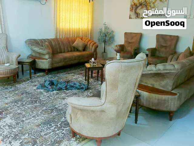 شقة للبيع طابق ثالث او للمراوس