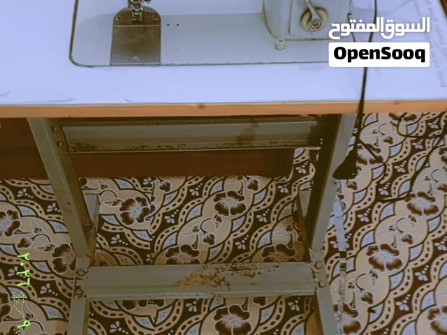 مكينة خياطة نضيفة جدآ