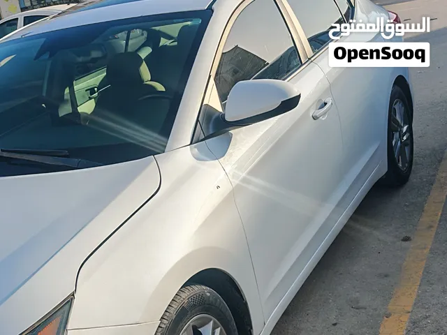 Used Hyundai Elantra in Dhofar