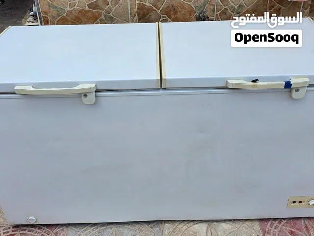 ثلاجة فريزر نوع ميديا كبيرة وواسعة