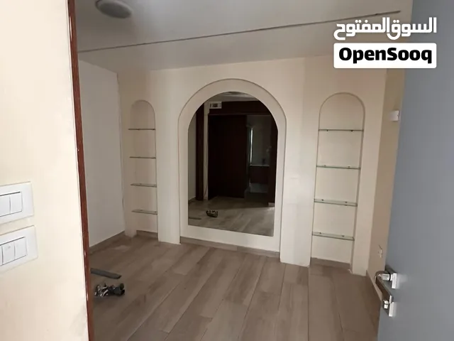 عيادات طبية للبيع سعر رهيص قابل للتفاوض في ام اذينة الشرقية