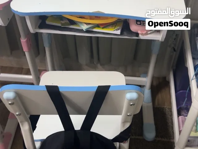 طاولة وكرسي دراسة للأطفال مستعمل