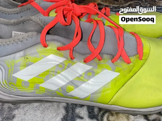 بوت كرة قدم
