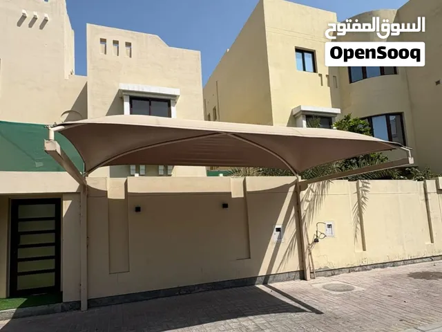 مضلة سياره. مع مرجحانه أطفال