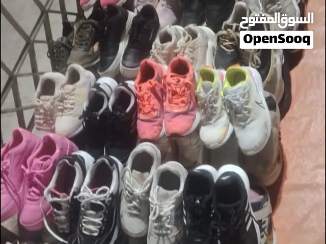 أحذية مستعملة