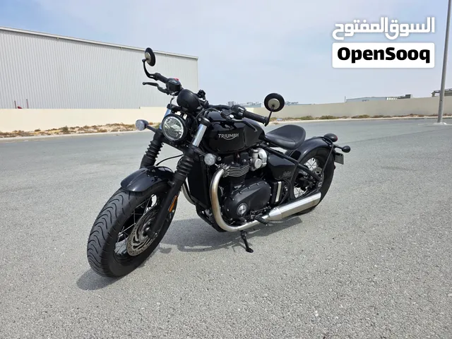 2025 Triumph Bonneville Bobber 1200 – Black