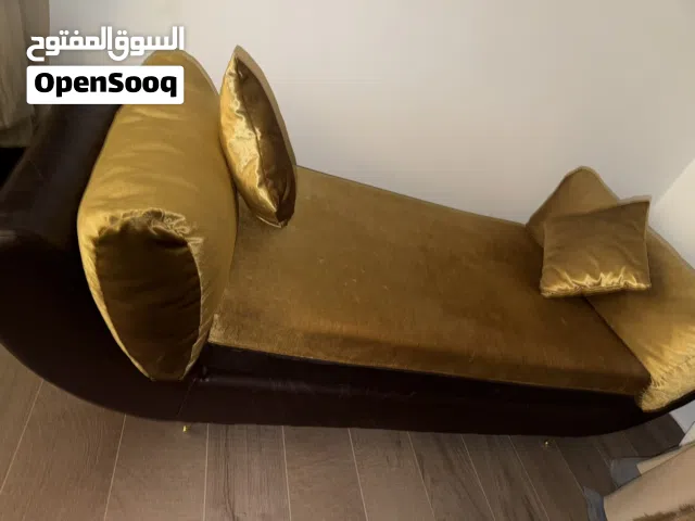 كنبة ذهبيه