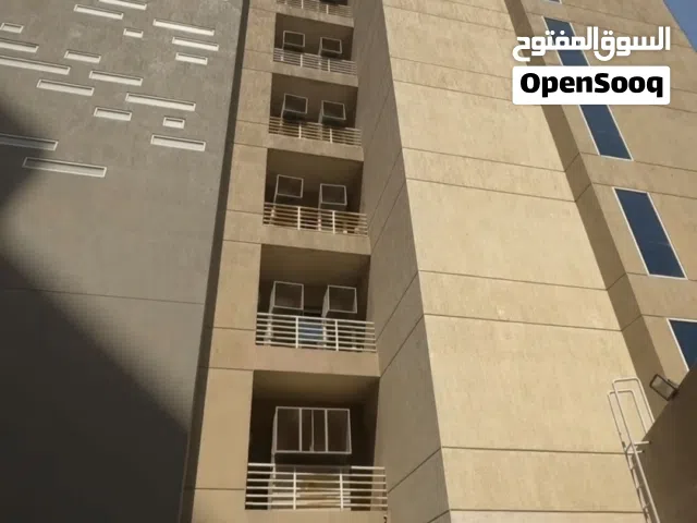 شقه استثماريه بمجمع راقي ب دسمان تجاريه تنفع للانشطه التجاريه (صالون_مكتب هندسي _مكتب محاماه)