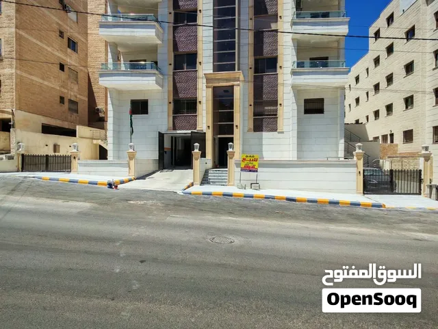 شقة طابق ارضي على الشارع مباشرة مساحة 154م للبيع في طبربور مع مدخل خاص و ترس وكراج خاص
